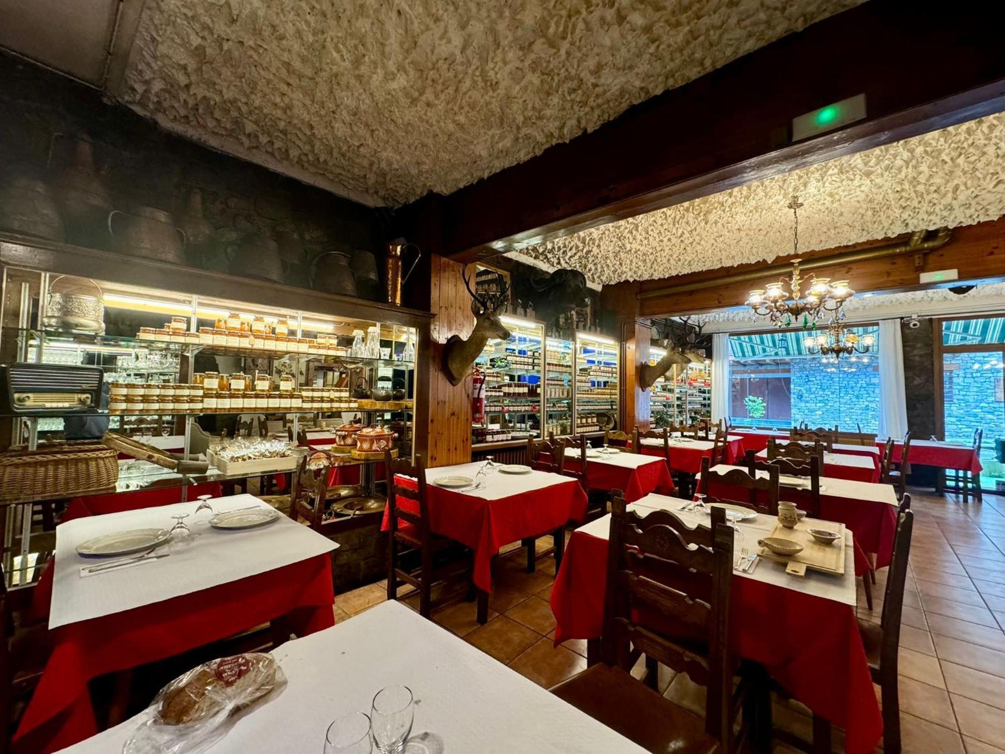 Hotel Valls Valira Os de Civis Luaran gambar