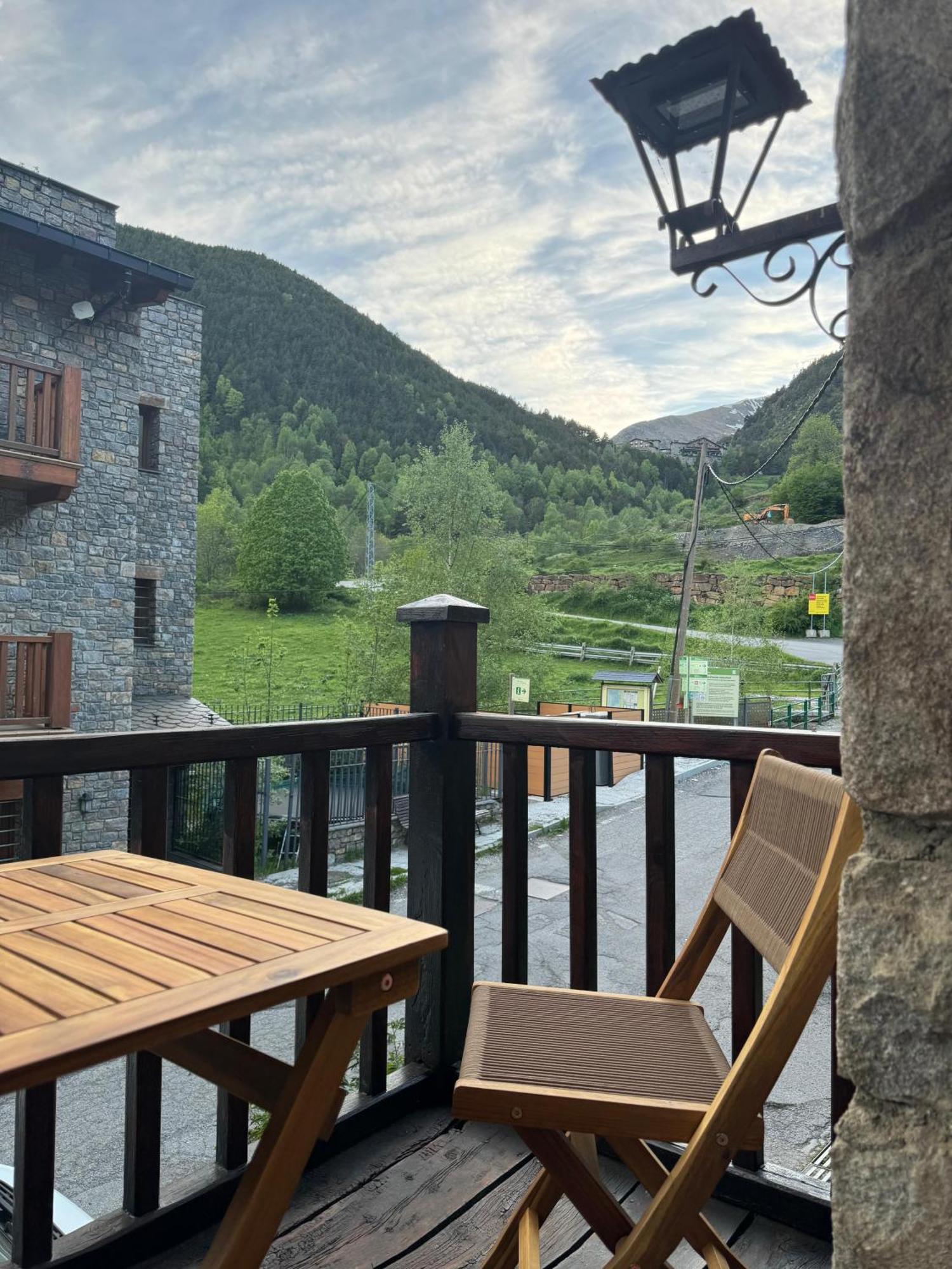 Hotel Valls Valira Os de Civis Luaran gambar