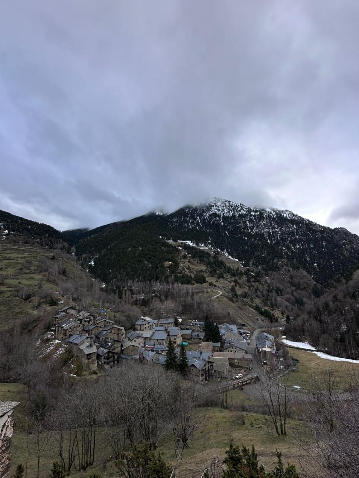 Hotel Valls Valira Os de Civis Luaran gambar
